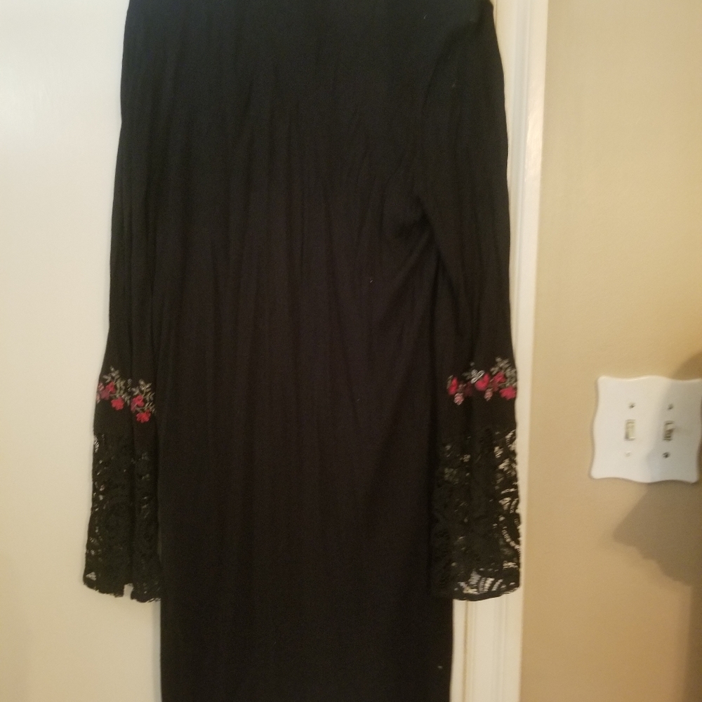 JOSEPH A  LONG BLACK CARDIGAN SIZE M